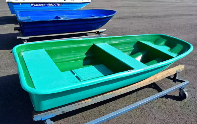 Стеклопластиковая лодка Старт (тримаран) в Березниках