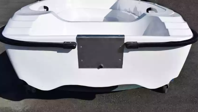 Стеклопластиковая лодка Пингвин (тримаран) в Березниках