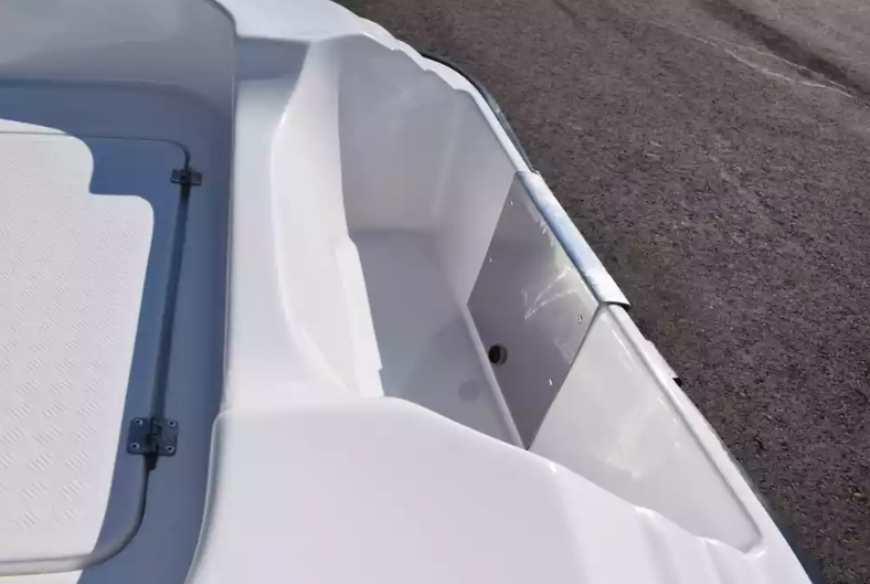 Стеклопластиковая лодка Пингвин (тримаран) в Березниках