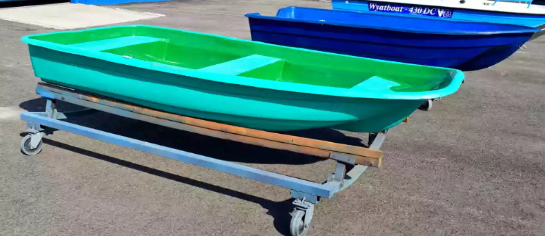 Стеклопластиковая лодка Старт (тримаран) в Березниках