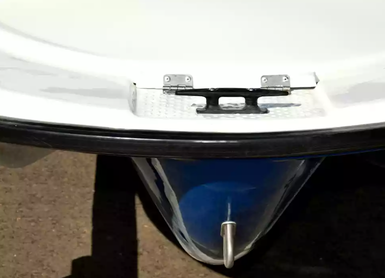 Стеклопластиковая лодка Пингвин с консолью (тримаран) в Березниках