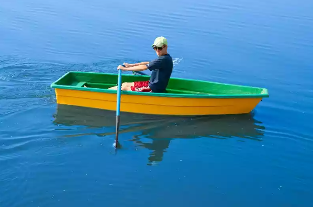 Стеклопластиковая лодка Малютка в Березниках