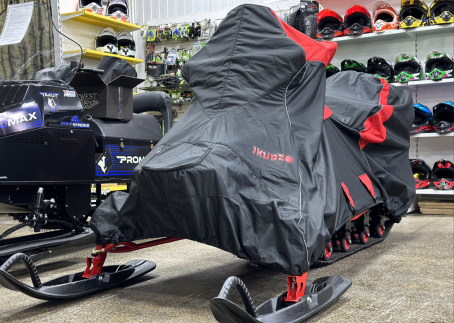 Чехол транспорт. снегохода IKUDZO HUNTER черно-красный Оксфорд ПРЕМИУМ качества с лого IKUDZO в Березниках