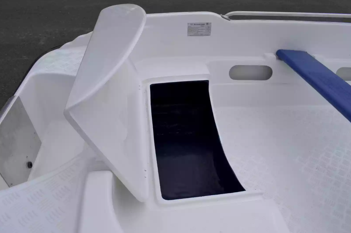 Стеклопластиковая лодка Пингвин New (тримаран) в Березниках