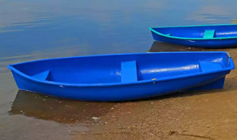 Стеклопластиковая лодка Омуль в Березниках