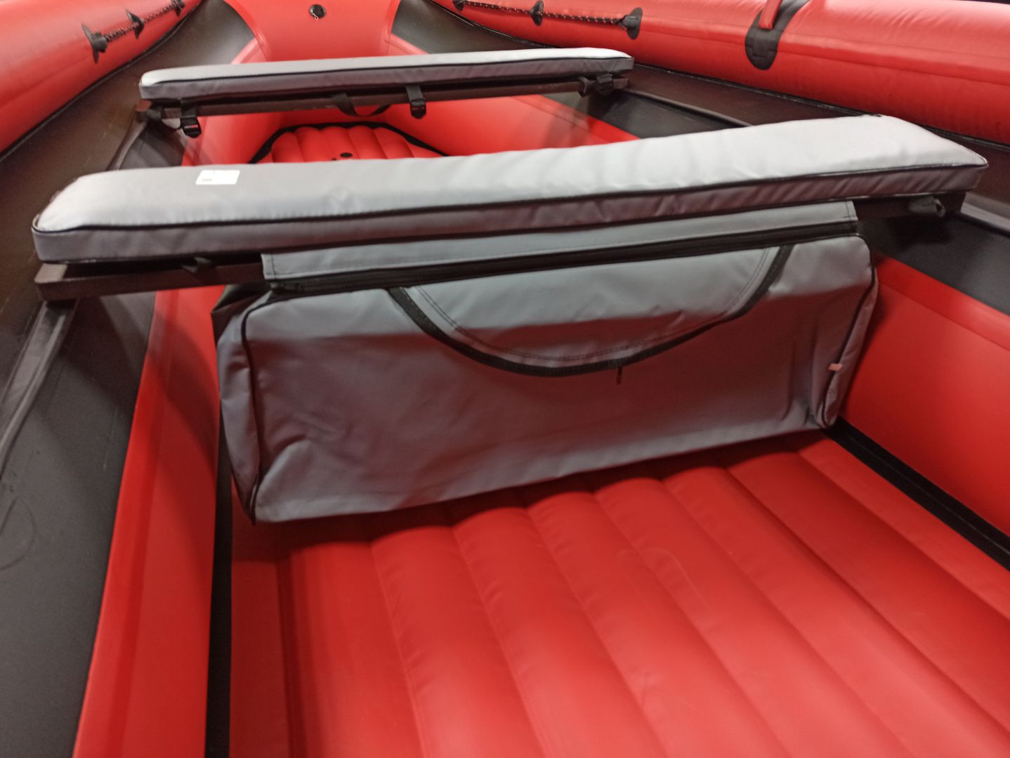 КОМПЛЕКТ МЯГКИХ НАКЛАДОК С СУМКОЙ ДЛЯ ЛОДОК 110Х20 СЕРЫЙ в Березниках