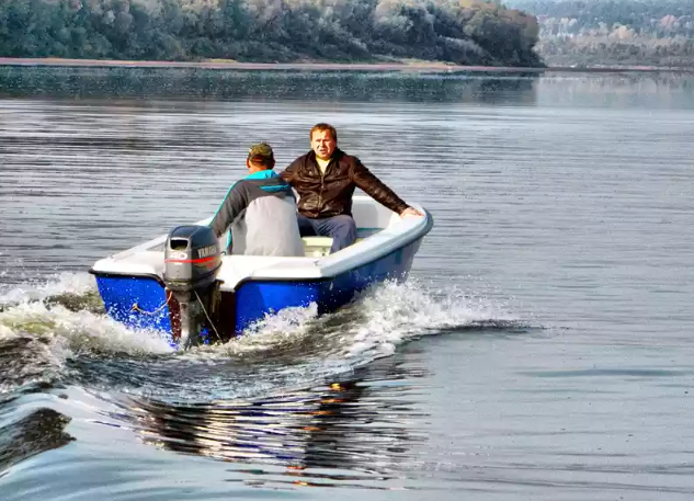 Стеклопластиковая лодка Wyatboat 430 тримаран в Березниках Стеклопластиковая лодка Wyatboat 430 тримаран в Березниках