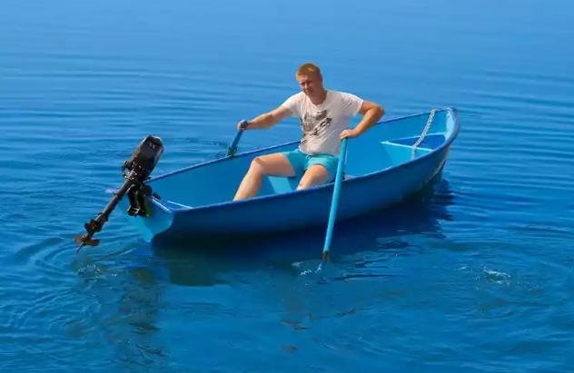 Стеклопластиковая лодка Омуль в Березниках