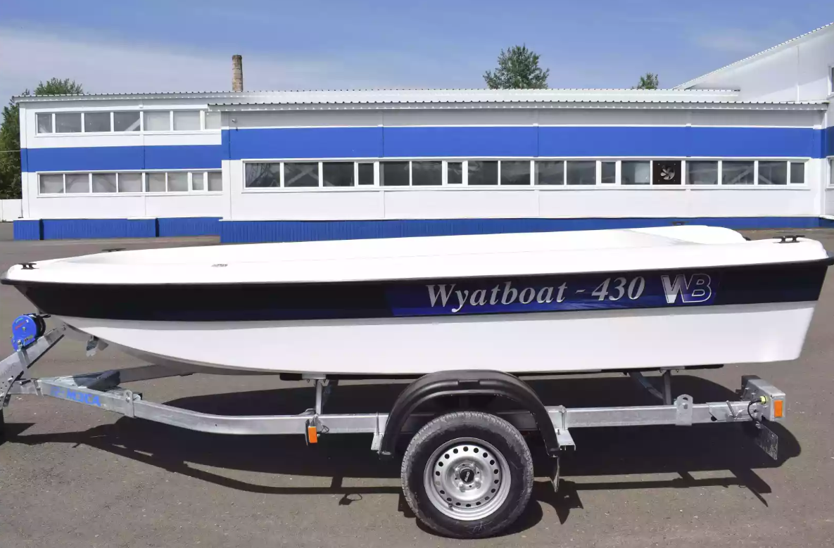 Стеклопластиковая лодка Wyatboat 430 тримаран в Березниках Стеклопластиковая лодка Wyatboat 430 тримаран в Березниках