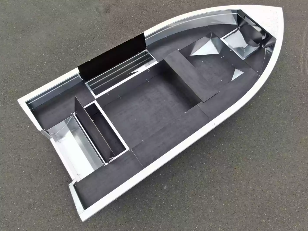 Алюминиевая лодка  Неман-420 в Березниках