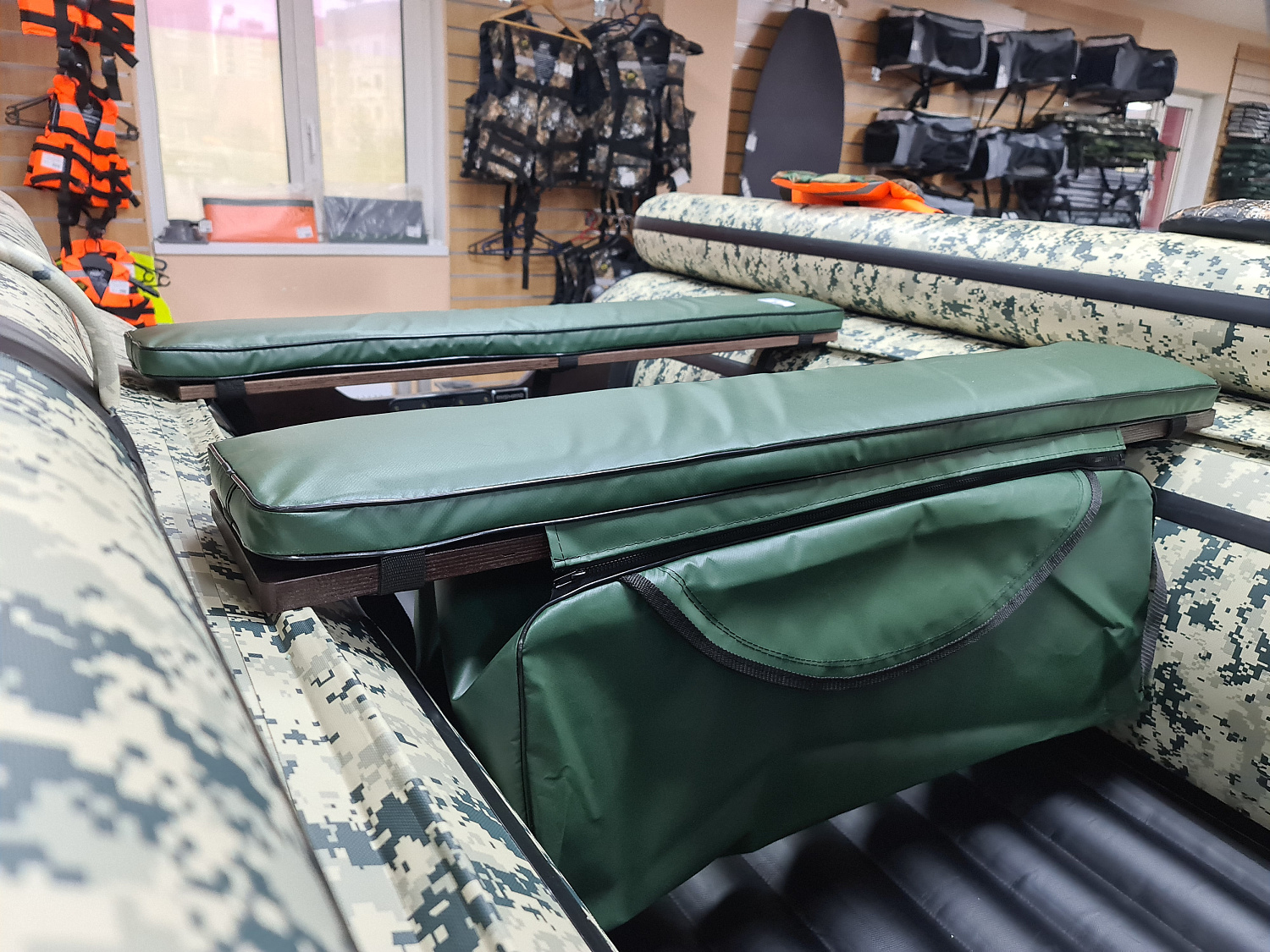 КОМПЛЕКТ МЯГКИХ НАКЛАДОК С СУМКОЙ ДЛЯ ЛОДОК 110Х20 ЗЕЛЕНЫЙ в Березниках